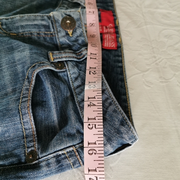 Guess Stretch Cuffed Jean Shorts Size 30 - Picture 5 of 7